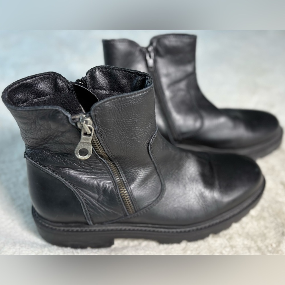 Eric Michael Berlin Black Leather Ankle Boot Women’s 9